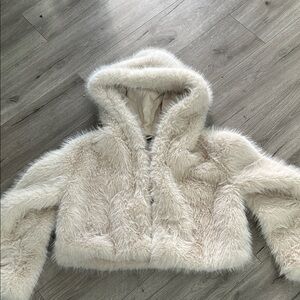 🐰EUC Wild Fable Cropped Faux Fur Coat